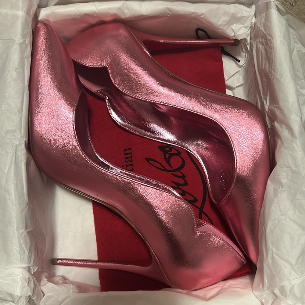 NIB Christian Louboutin Hot Chick 100